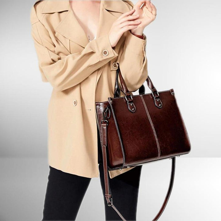 Elegant carrying case - classic and functional