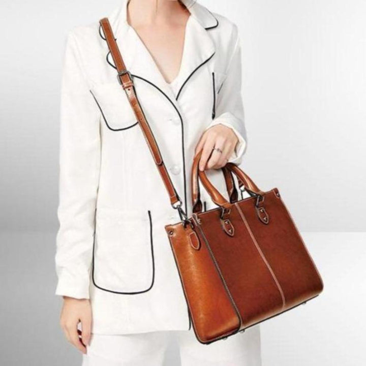 Elegant carrying case - classic and functional