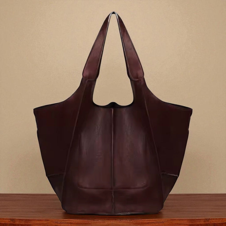Classic and stylish vintage bag | Dana's Timeless Allure